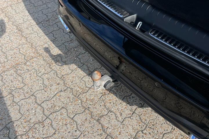 Sort Mercedes C300 e fra 2022
