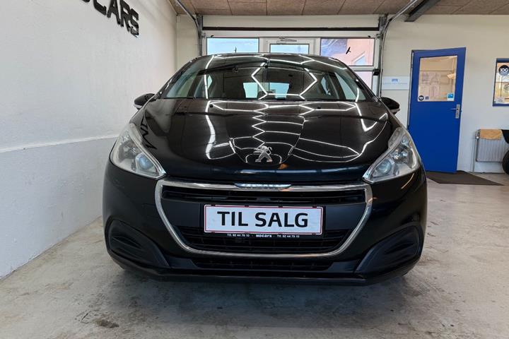 Sort Peugeot 208 fra 2015