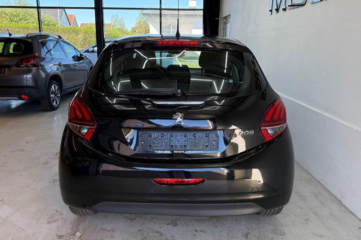 Sort Peugeot 208 fra 2015