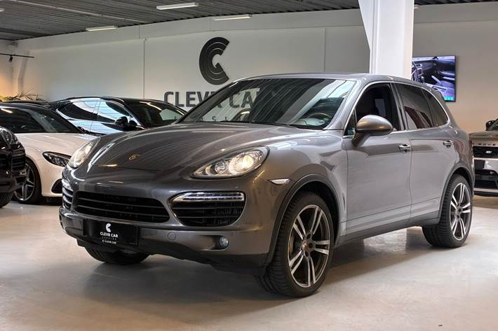 Grå Porsche Cayenne S fra 2013