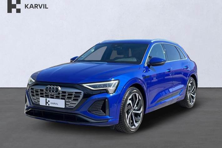 Blå Audi Q8 e-tron fra 2024