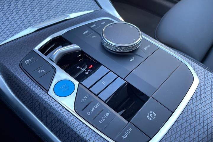 Sort BMW i4 fra 2024