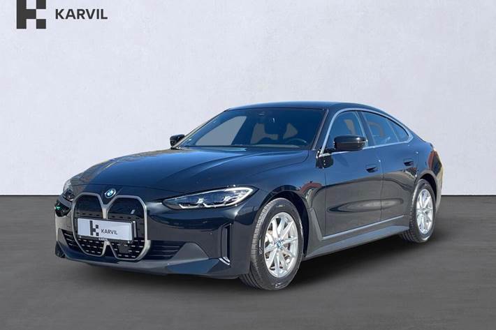 Sort BMW i4 fra 2024 set udefra