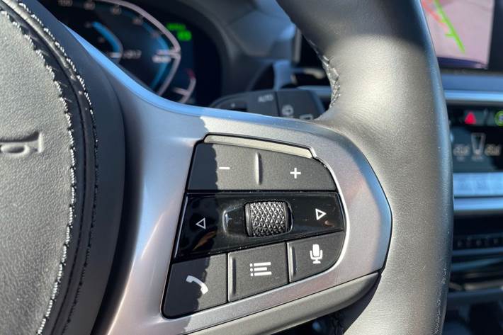 Blå BMW iX3 fra 2023