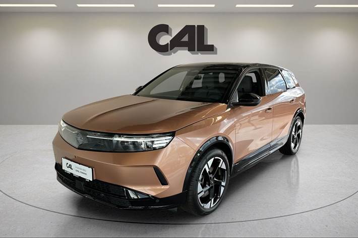 Bronze Opel Grandland-e fra 2025 set udefra