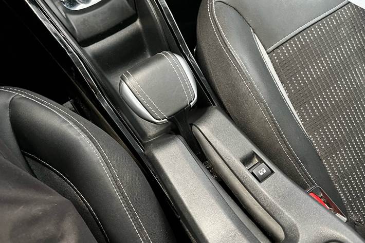 Rød Peugeot 2008 fra 2019