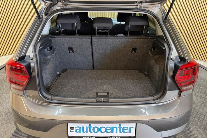 Grå VW Polo fra 2019