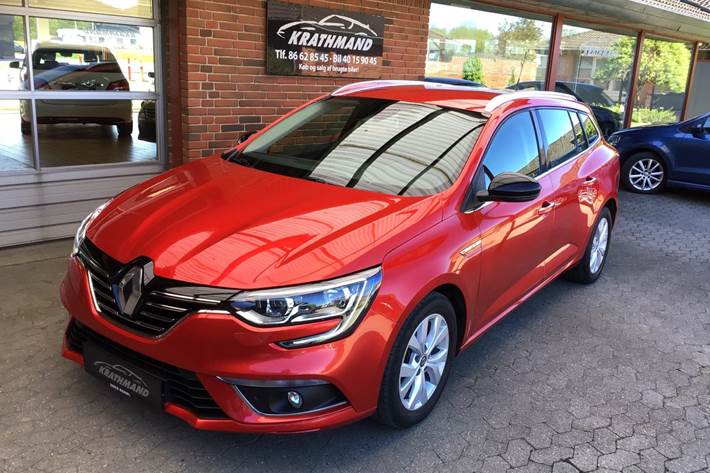 Rød Renault Megane IV fra 2020