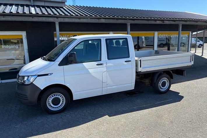 Hvid VW Transporter fra 2020