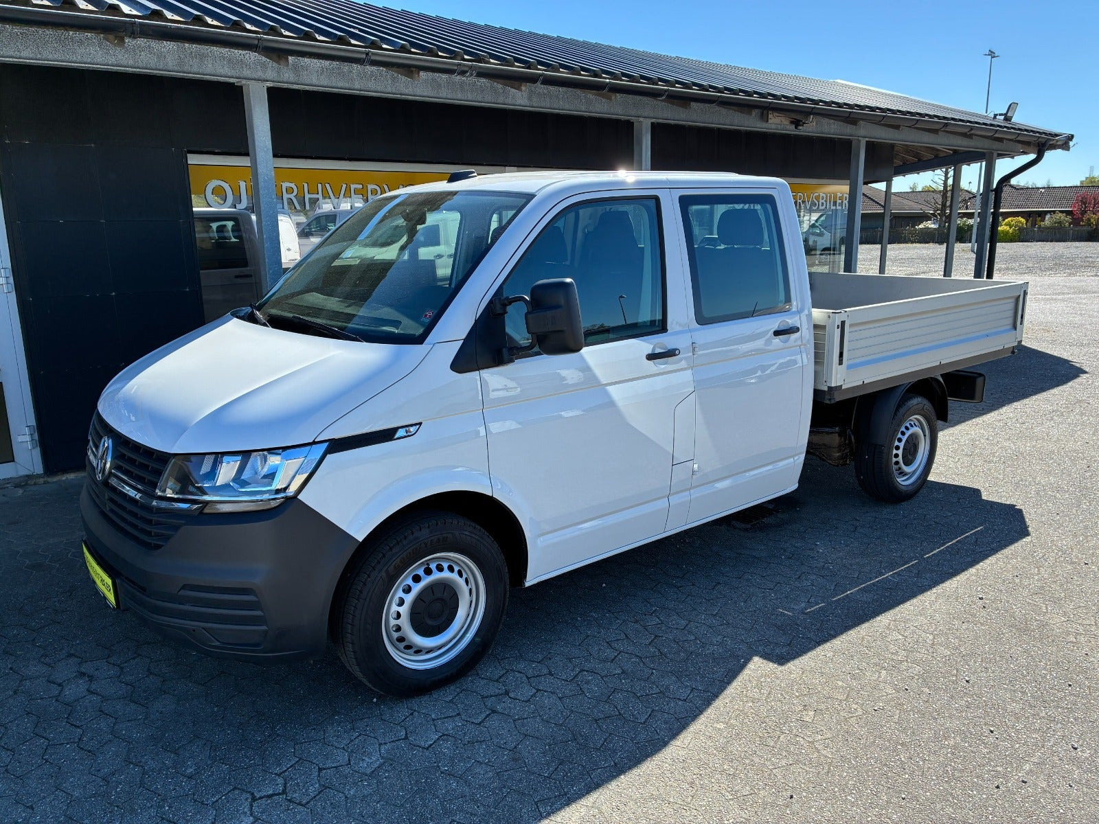 Hvid VW Transporter fra 2020