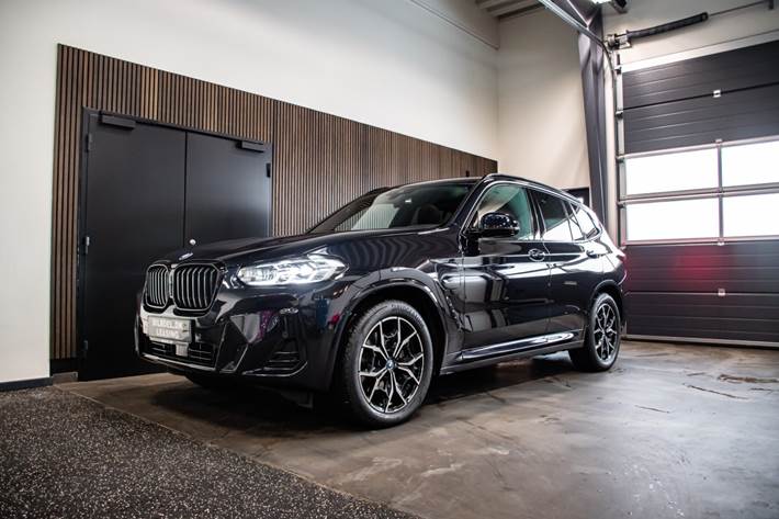 Sort BMW X3 fra 2022