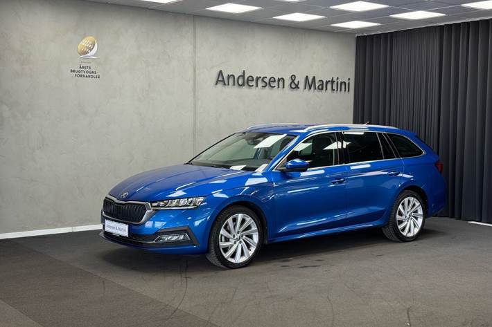 Blå Skoda Octavia fra 2022