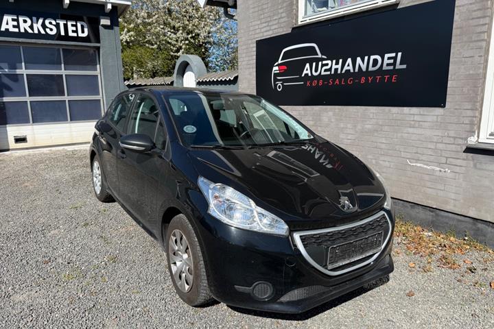 undefined Peugeot 208 fra 2014 set udefra