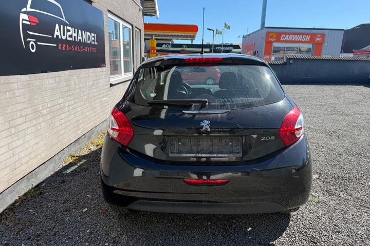undefined Peugeot 208 fra 2014