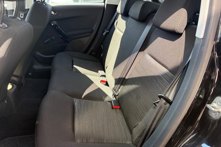 undefined Peugeot 208 fra 2014