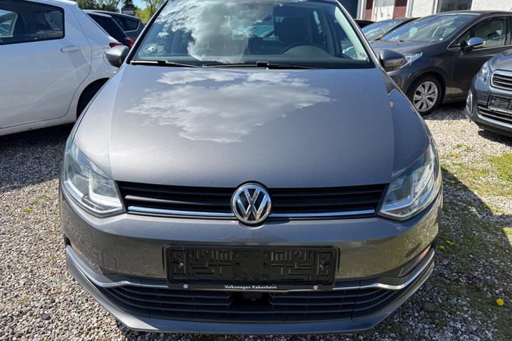 Grå VW Polo fra 2016