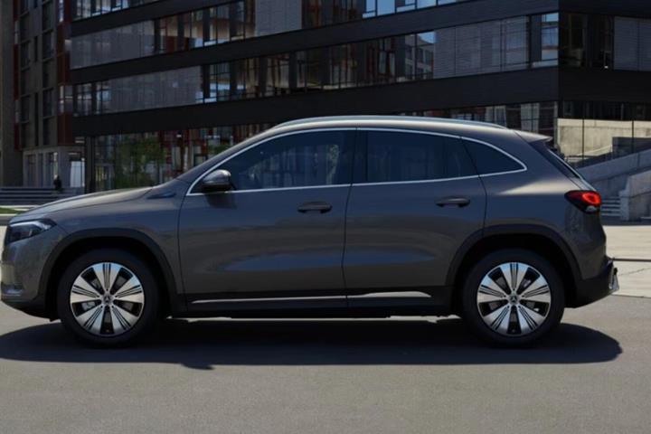 Grå Mercedes EQA250+ fra 2022