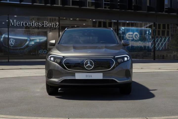 Grå Mercedes EQA250+ fra 2022