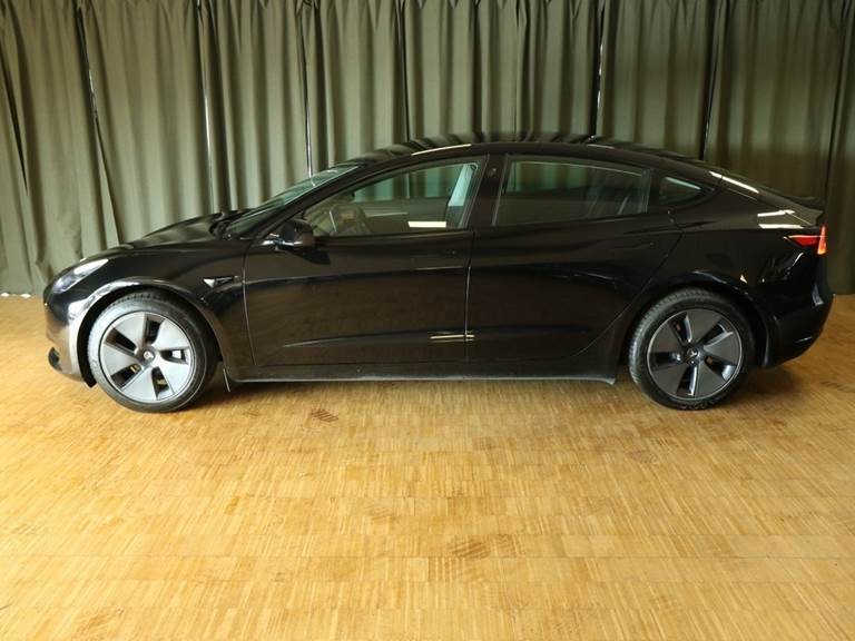 Tesla Model 3 RWD