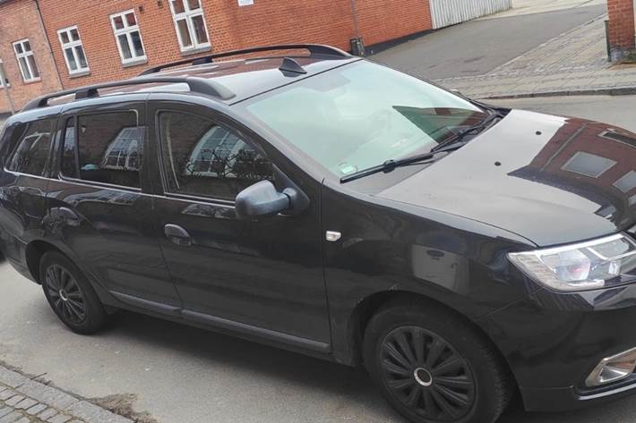 Sort Dacia Logan fra 2017