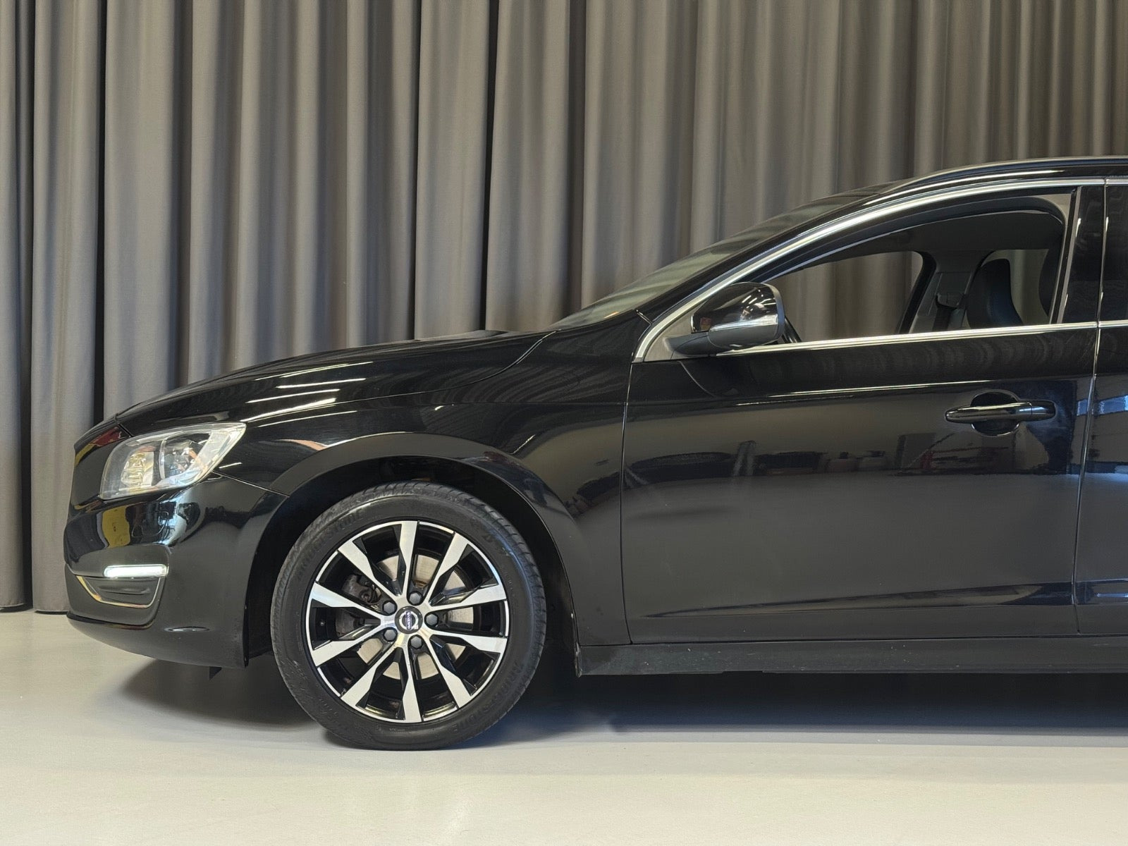 Sort Volvo V60 fra 2018