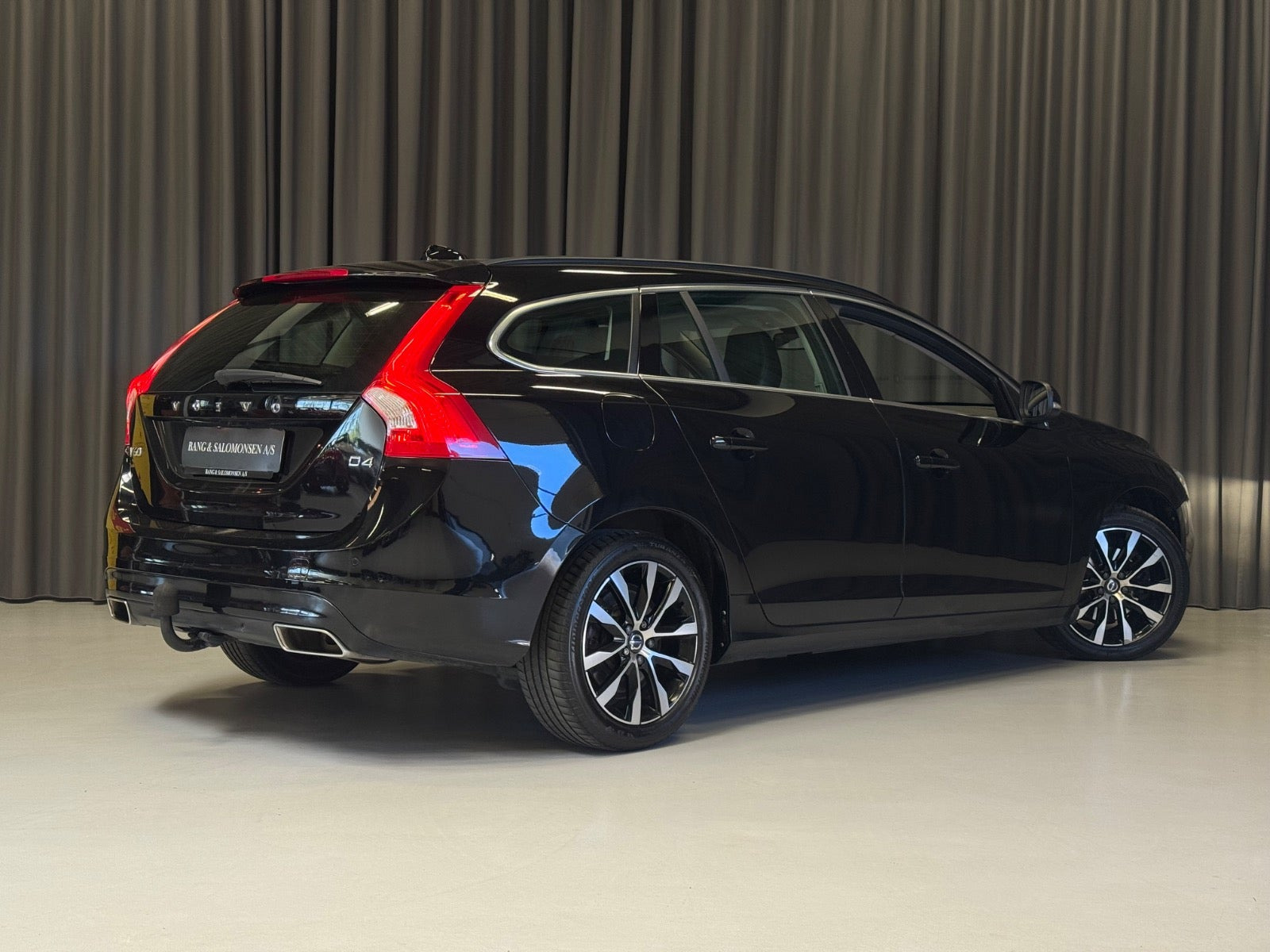 Sort Volvo V60 fra 2018