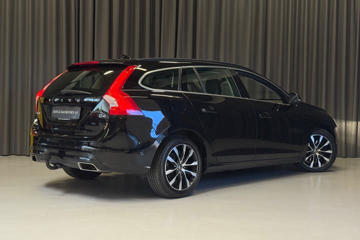 Sort Volvo V60 fra 2018