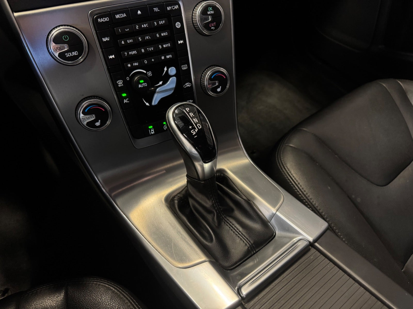 Sort Volvo V60 fra 2018