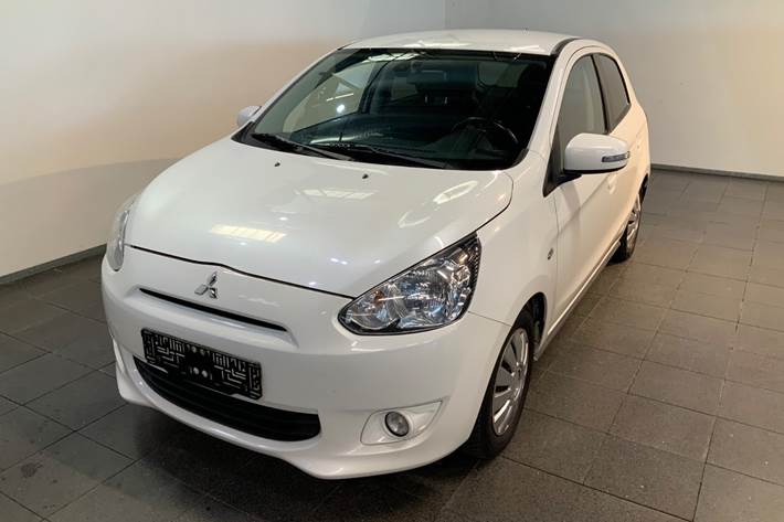 Hvid Mitsubishi Space Star fra 2015