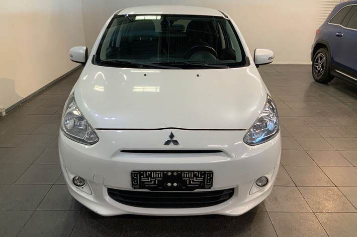 Hvid Mitsubishi Space Star fra 2015