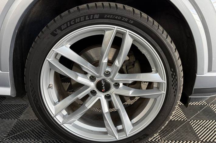 Sølv Audi Q2 fra 2018