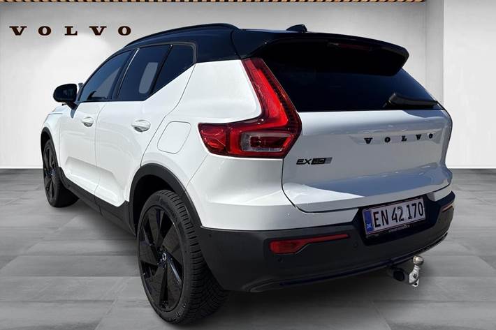 Hvid Volvo EX40 fra 2026