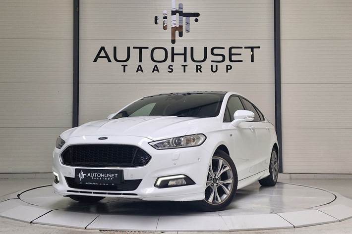 Hvid Ford Mondeo fra 2018