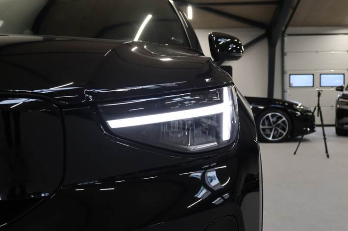 Sort Volvo XC40 fra 2023