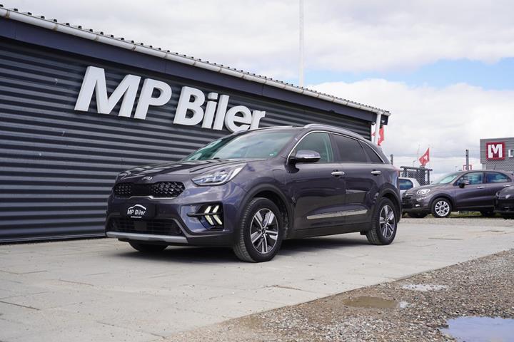 Grå Kia Niro fra 2020 set udefra