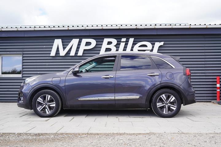 Grå Kia Niro fra 2020