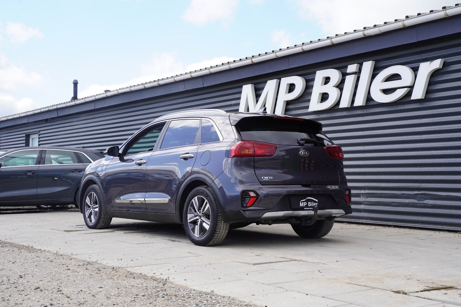 Grå Kia Niro fra 2020