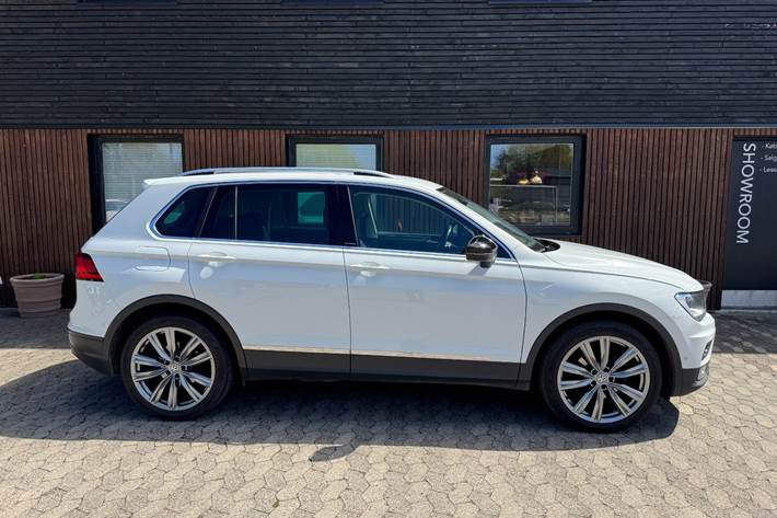 Hvid VW Tiguan fra 2019