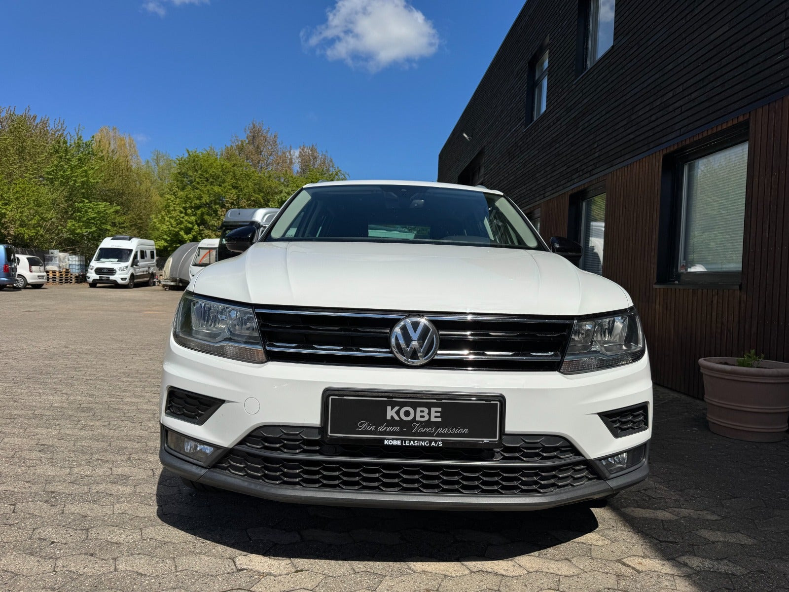 Hvid VW Tiguan fra 2019