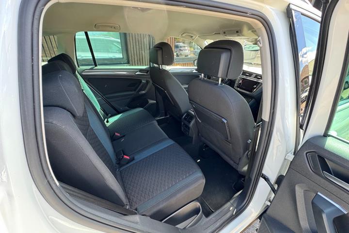 Hvid VW Tiguan fra 2019