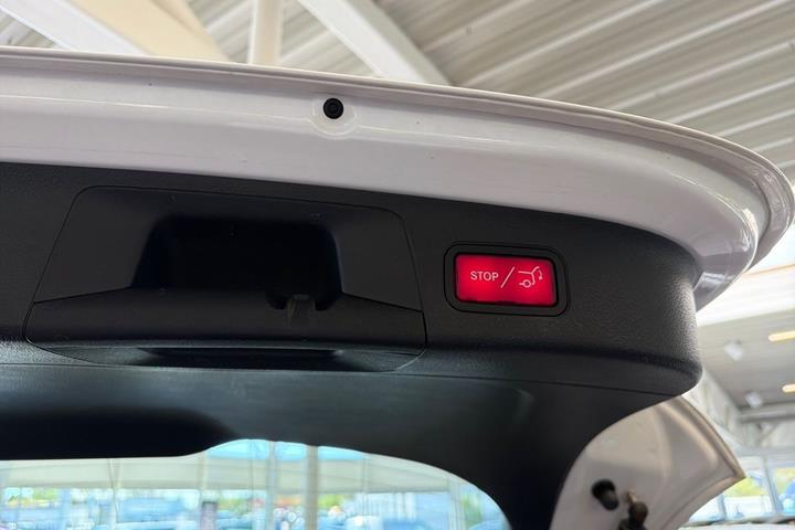 Hvid Mercedes EQA250 fra 2022