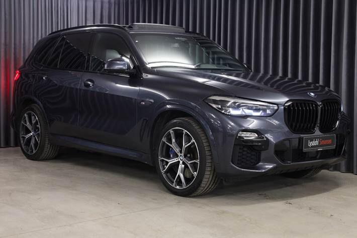 Grå BMW X5 fra 2021