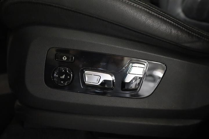 Grå BMW X5 fra 2021