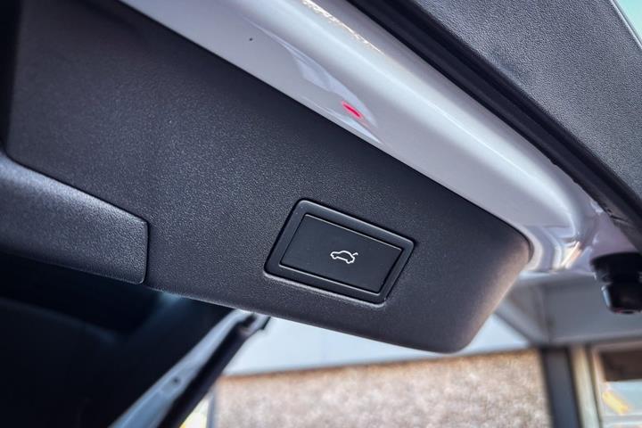 Hvid VW ID.4 fra 2025