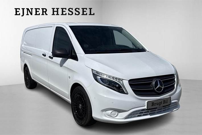 Hvid Mercedes Vito 119 fra 2022