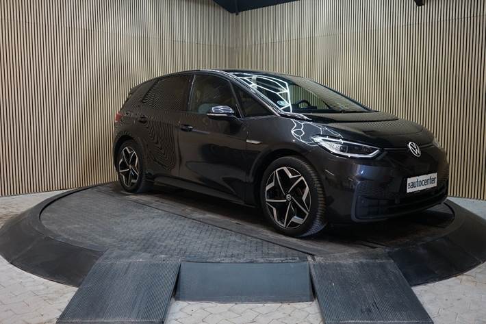 Grå VW ID.3 fra 2021 set udefra