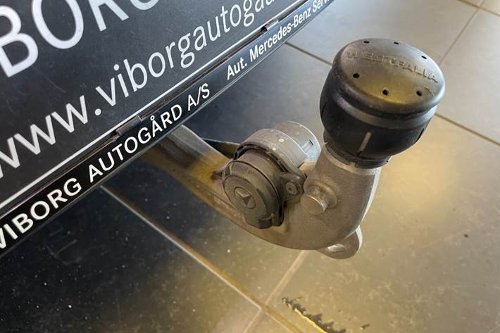 Blå Mercedes EQA250+ fra 2025