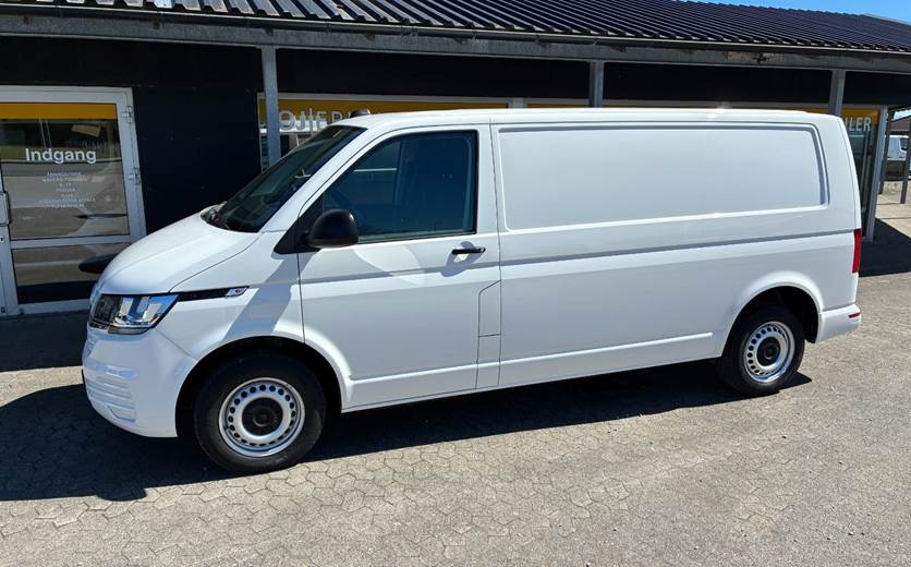 VW Transporter 2,0 TDi 150 Kassevogn lang
