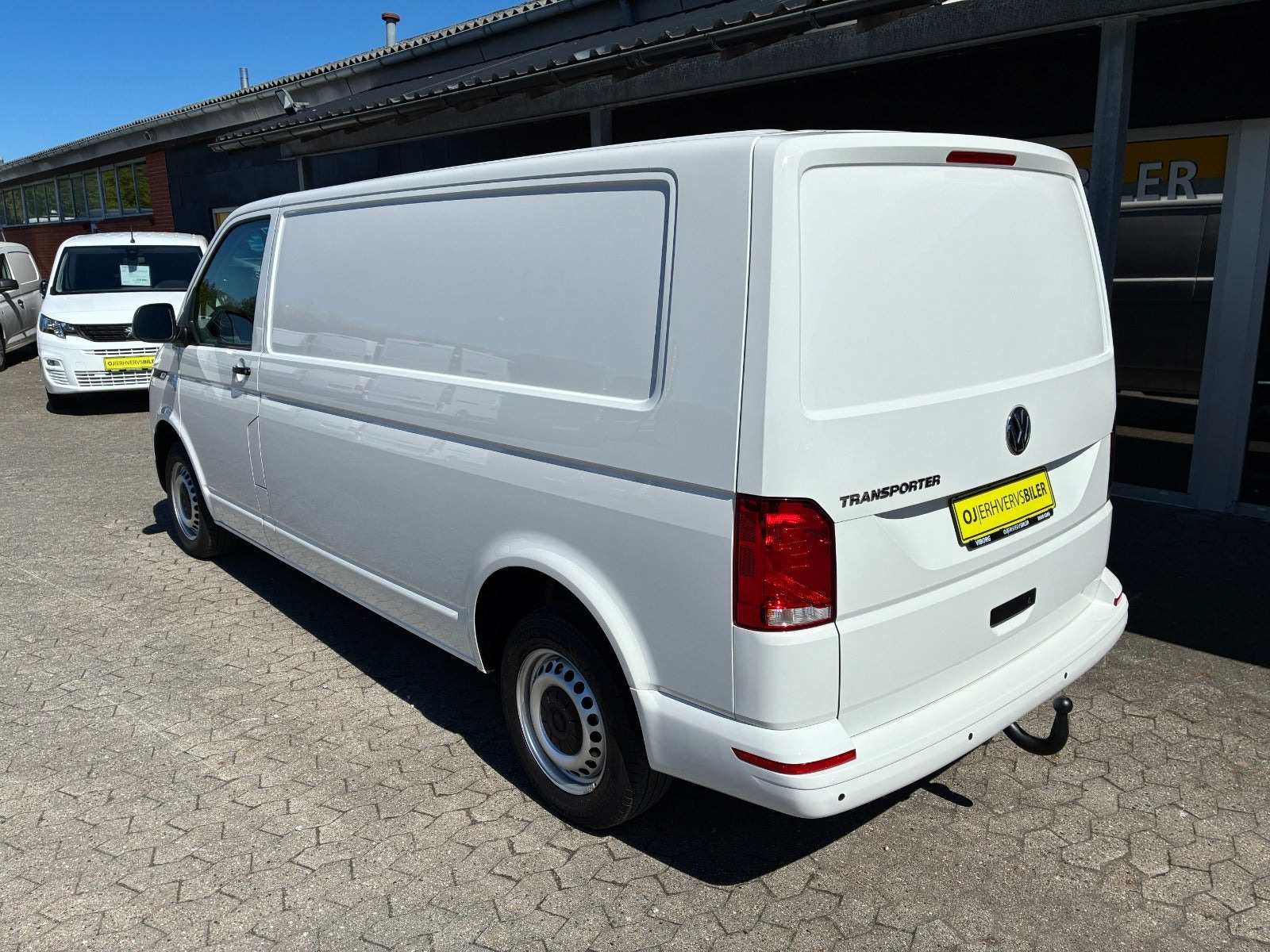 Hvid VW Transporter fra 2021