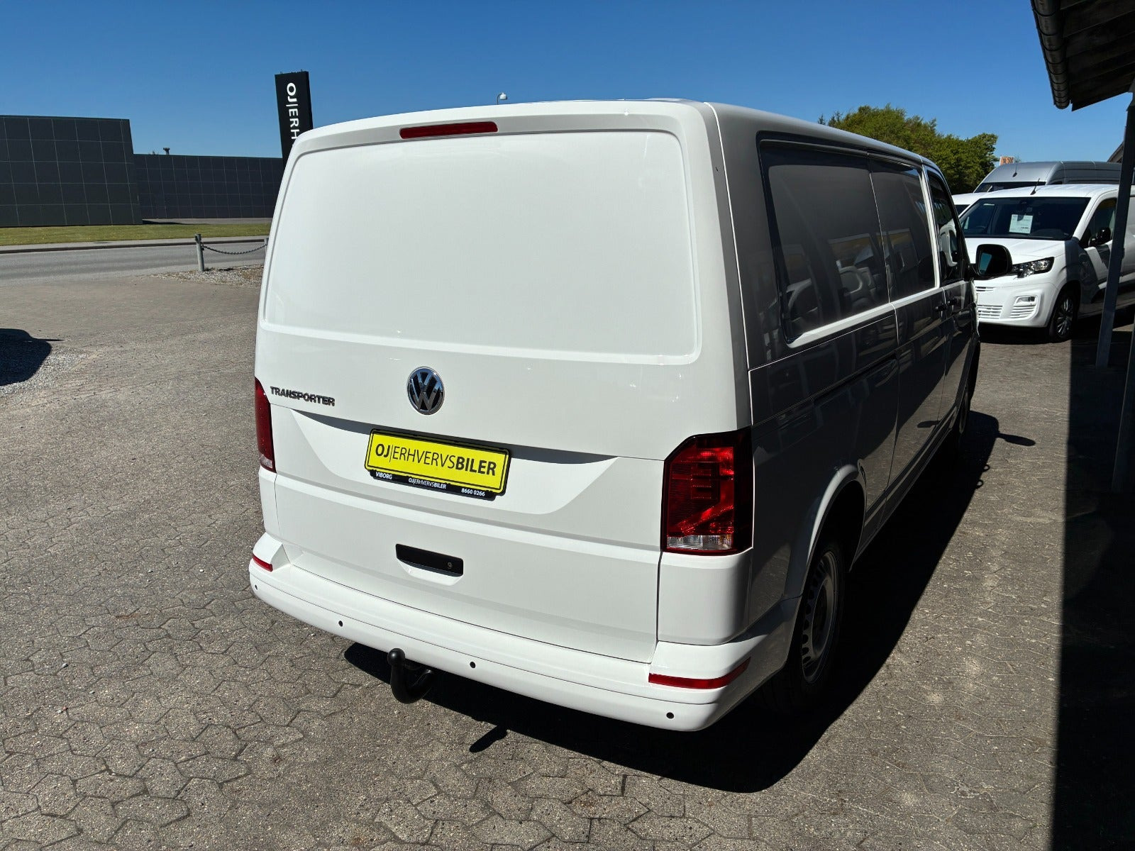Hvid VW Transporter fra 2021